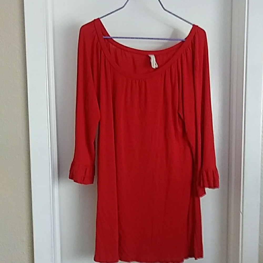 Plus size shirt color red